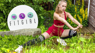 Nika Murr Shows Off Her Flexibility Outdoors - enjoy the best porn on HD-PORN.ONLINE