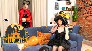 Halloween Freakshow with Andrew and Sandy - enjoy the best porn on HD-PORN.ONLINE